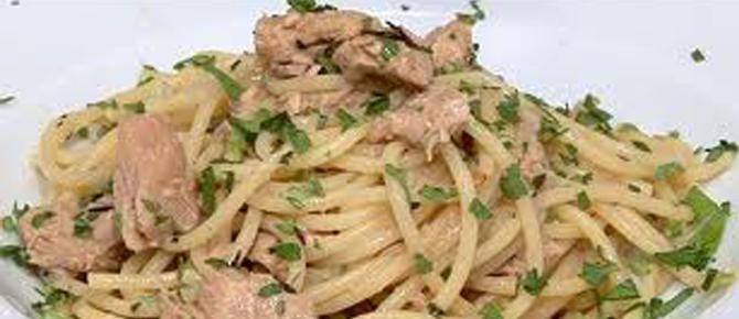 Spageti me peshk ton